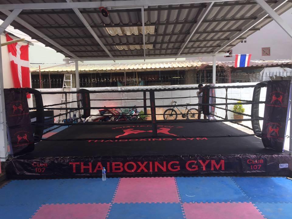 Muay Thai Hostel Club 107 Джомтиен Бийч Екстериор снимка